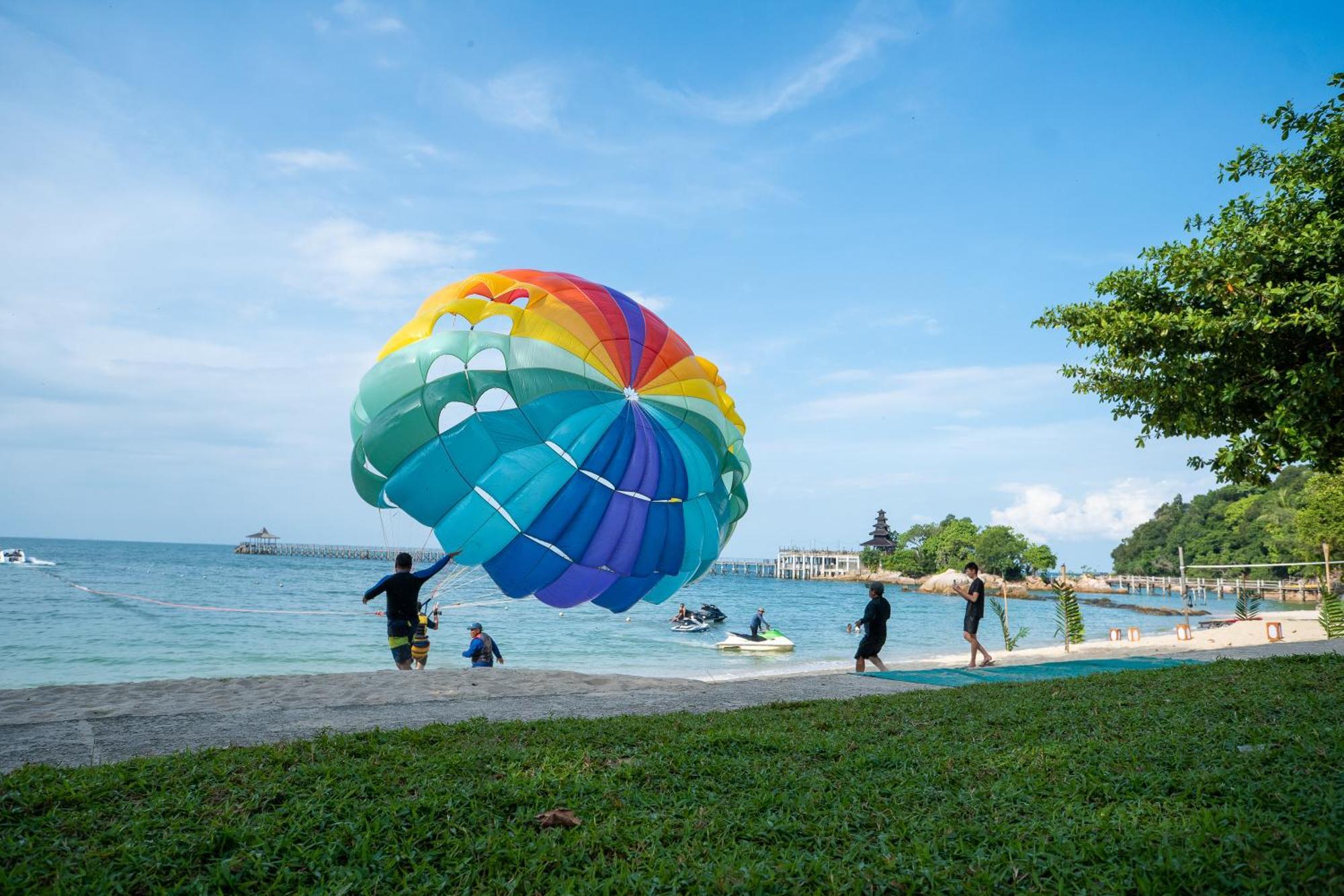 Turi Beach Resort Nongsa Exterior foto